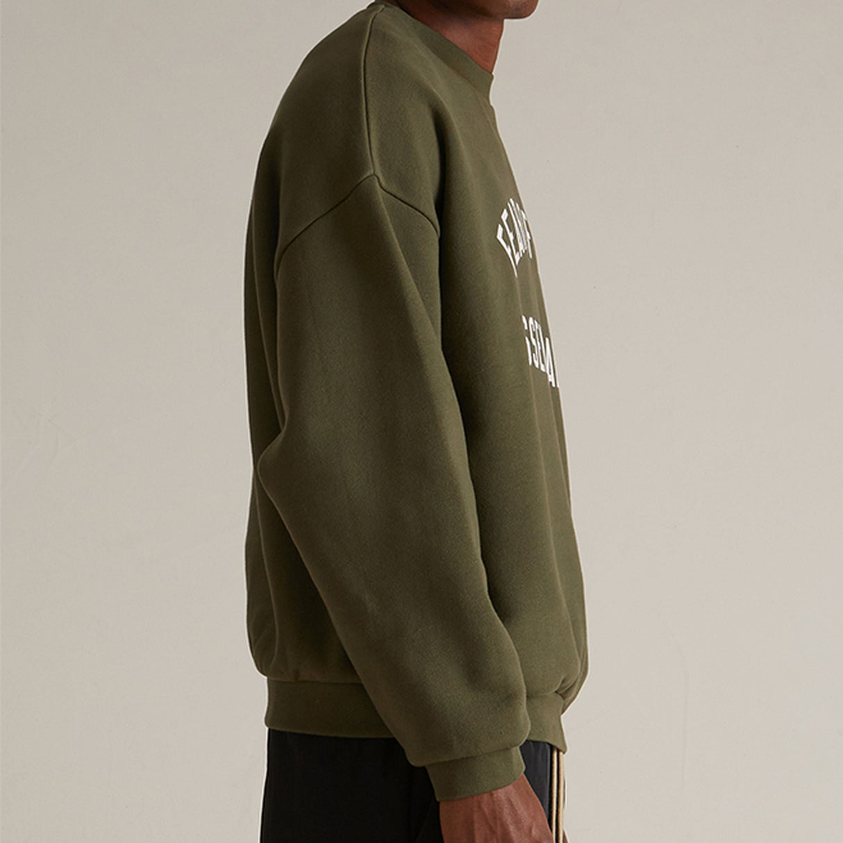 FEAR OF GOD Essentials Heavy Fleece Crewneck Military FEAR OF GOD ESSENTIALS FEAR OF GOD ESSENTIALS - originalfook singapore