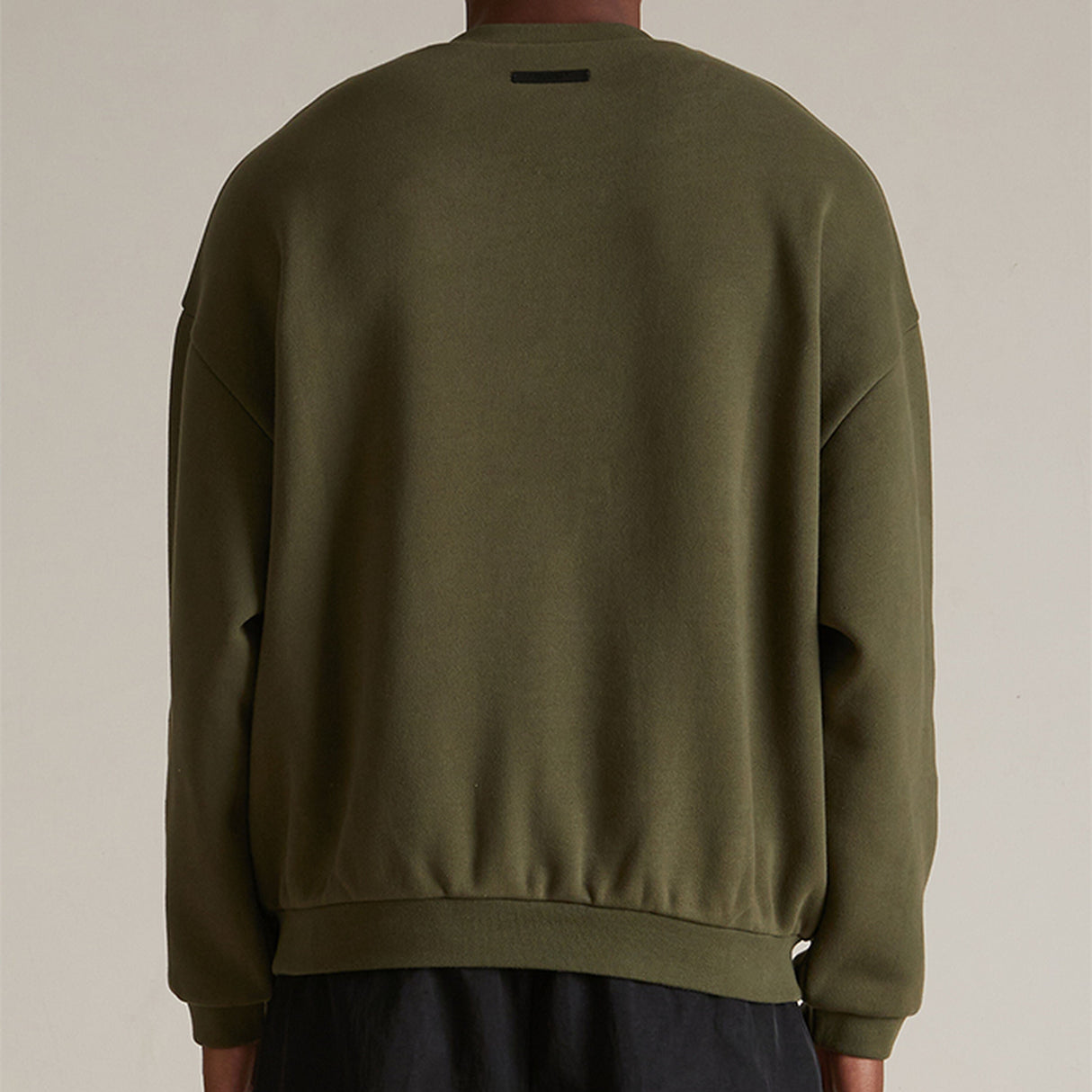 FEAR OF GOD Essentials Heavy Fleece Crewneck Military FEAR OF GOD ESSENTIALS FEAR OF GOD ESSENTIALS - originalfook singapore