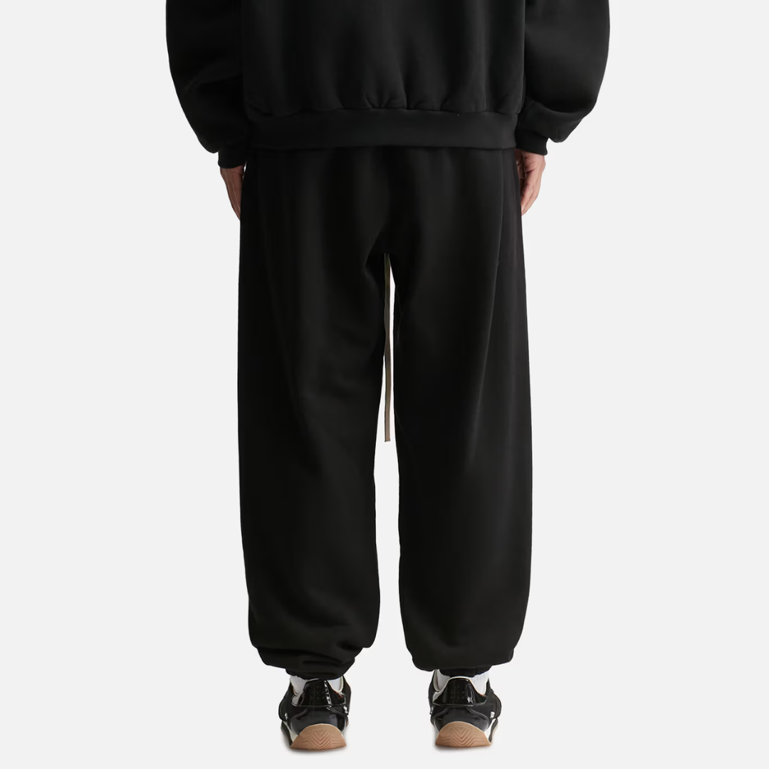FEAR OF GOD Essentials Signature Logo Sweatpants Black FEAR OF GOD ESSENTIALS FEAR OF GOD ESSENTIALS - originalfook singapore