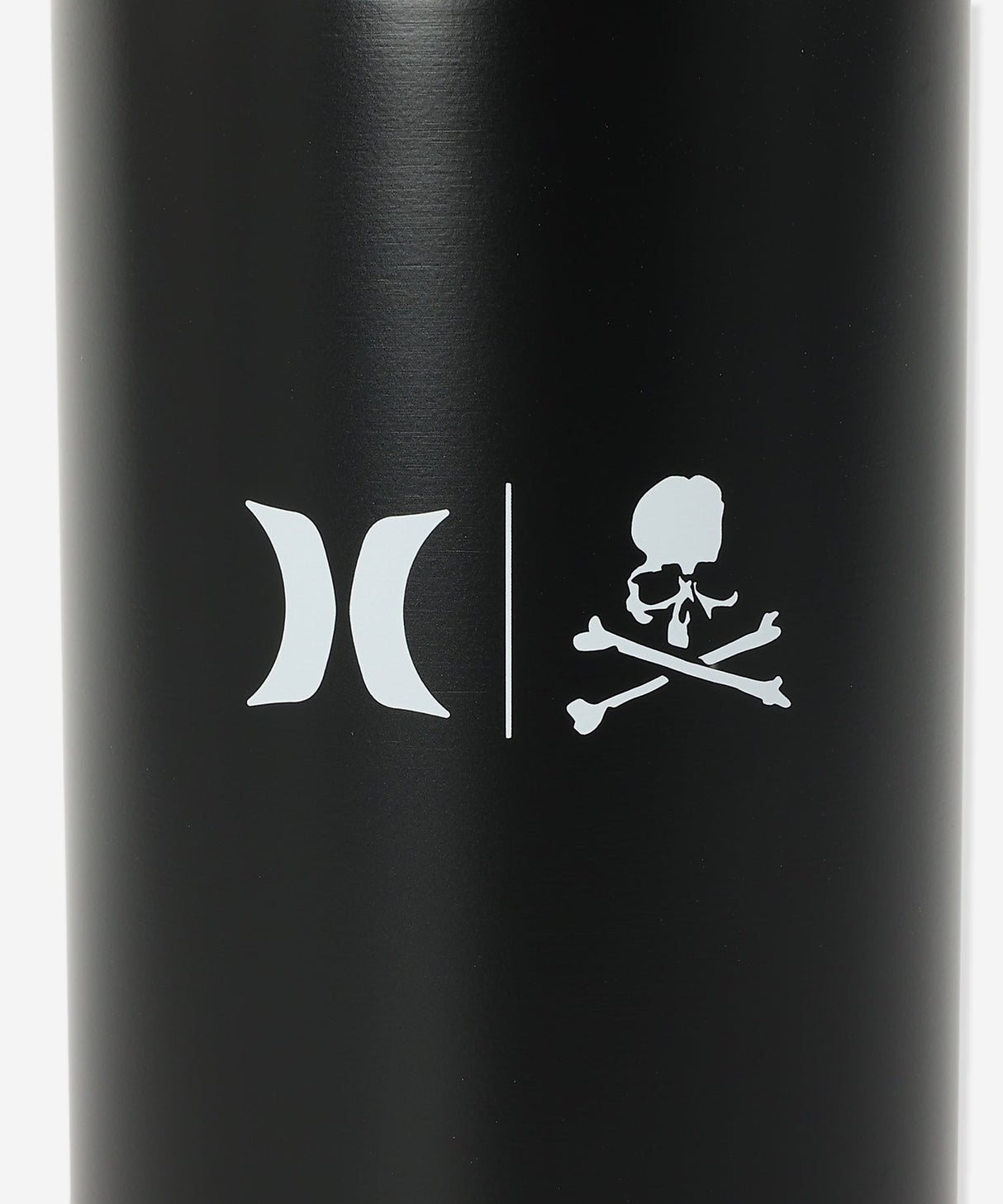 Black Mastermind x Hurley 500ml one-touch thermo water bottle with sleek design and secure lid, perfect for on-the-go hydration.