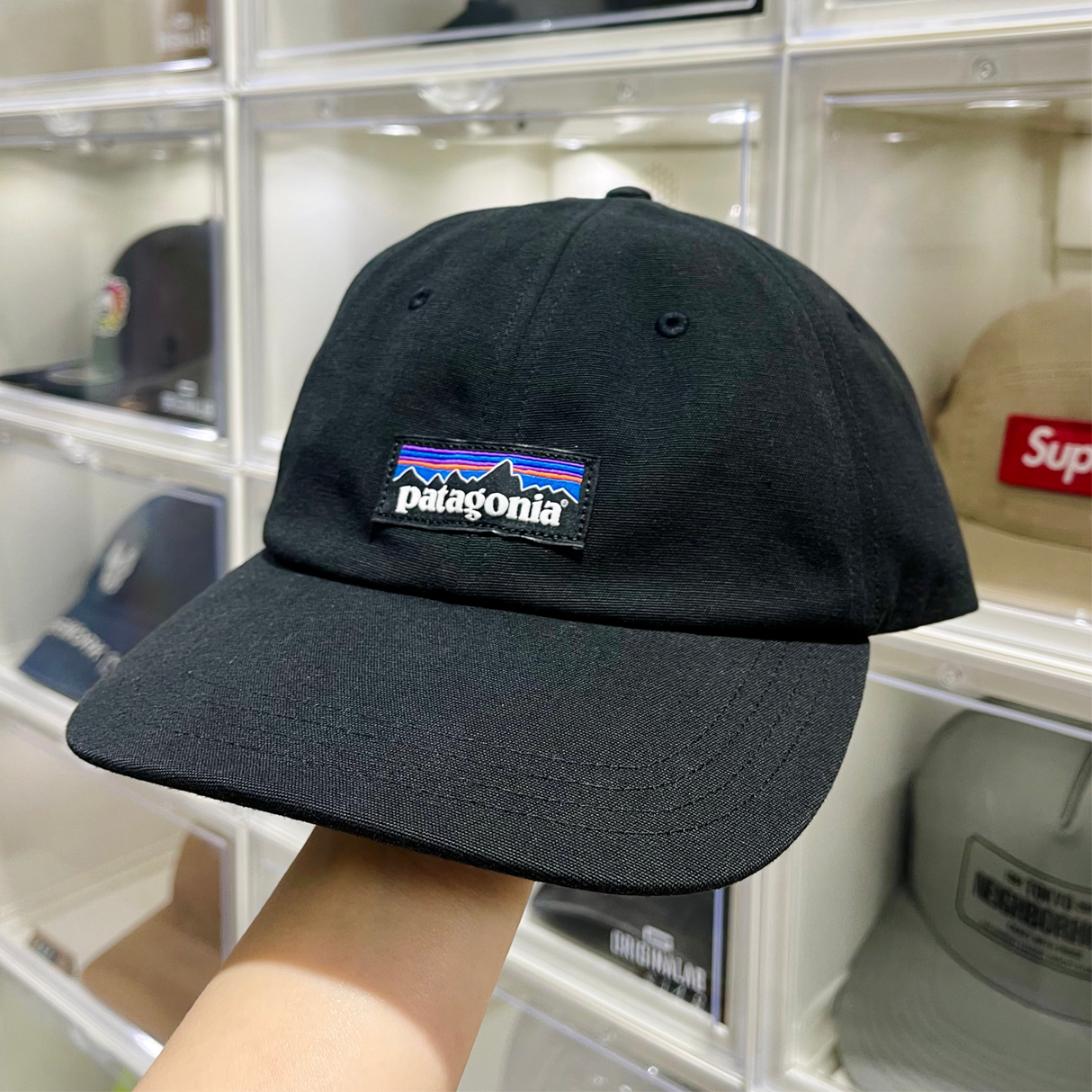 Patagonia P-6 Logo Cap Black - ORIGINALFOOK