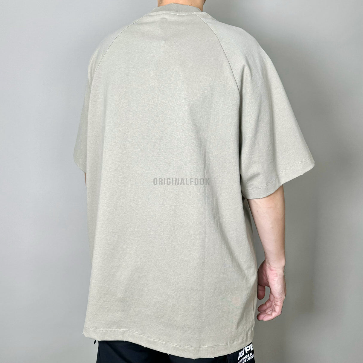 MASONPRINCE Outline Logo Tee Beige Taupe MASONPRINCE MASONPRINCE - originalfook singapore