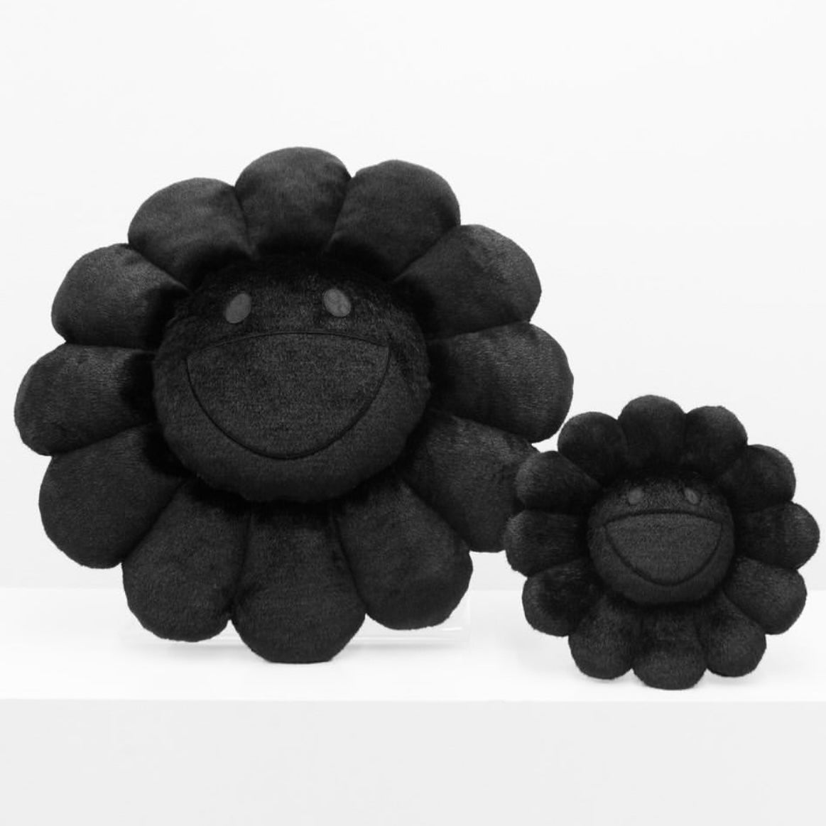 Takashi Murakami Flower Plush Cushion - Full Black (30/60cm) - ORIGINALFOOK