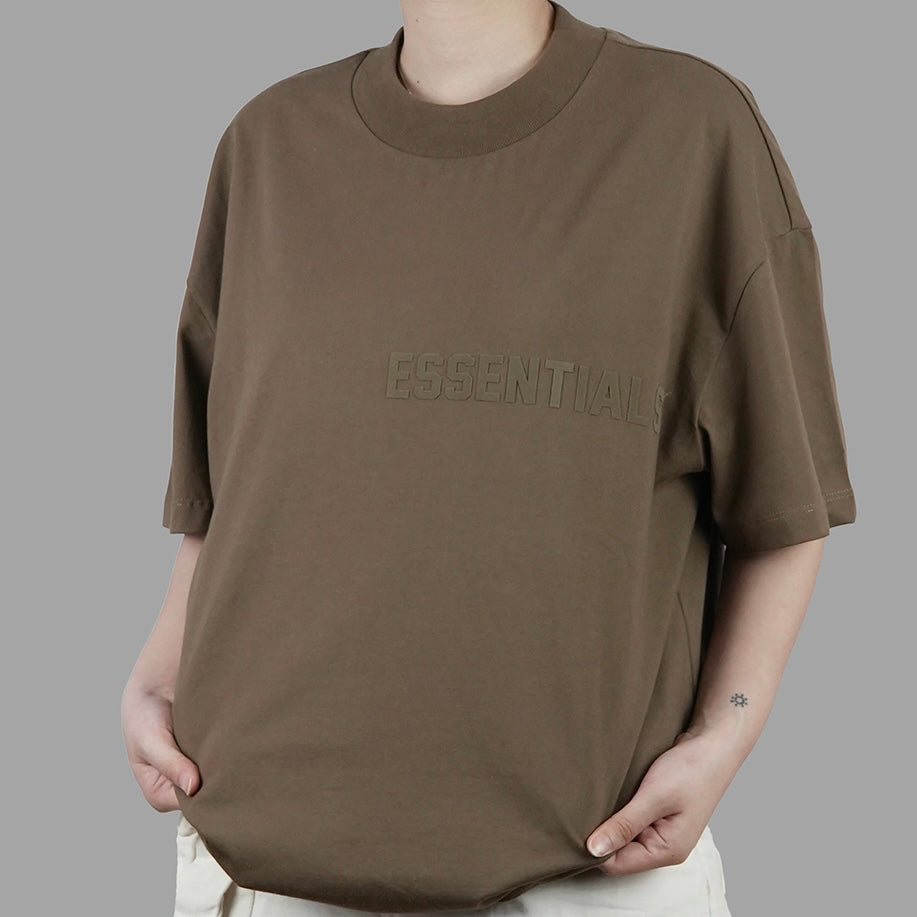 FEAR OF GOD Essentials Felt Logo Tee Wood FEAR OF GOD FEAR OF GOD - originalfook singapore