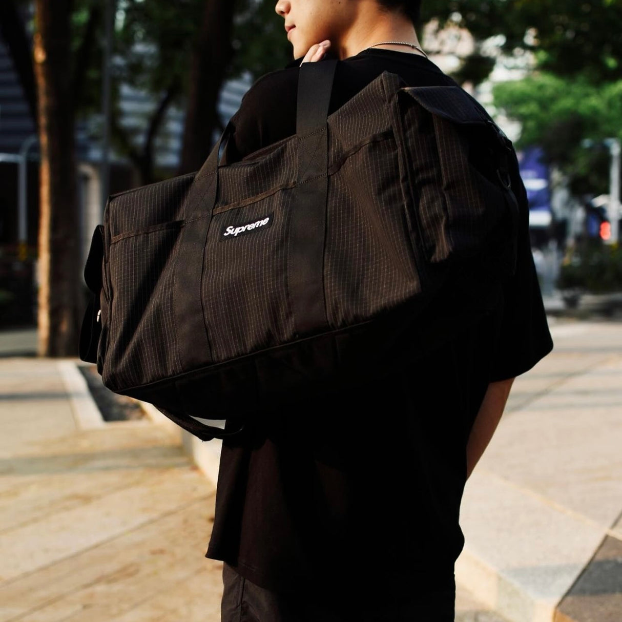 Supreme 3M Reflective Duffle Bag Black 44L supreme supreme - originalfook singapore