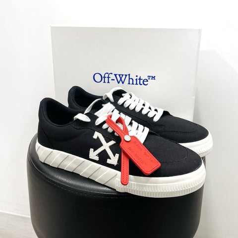 Off-White Low Vulcanized Canvas Sneakers Black
