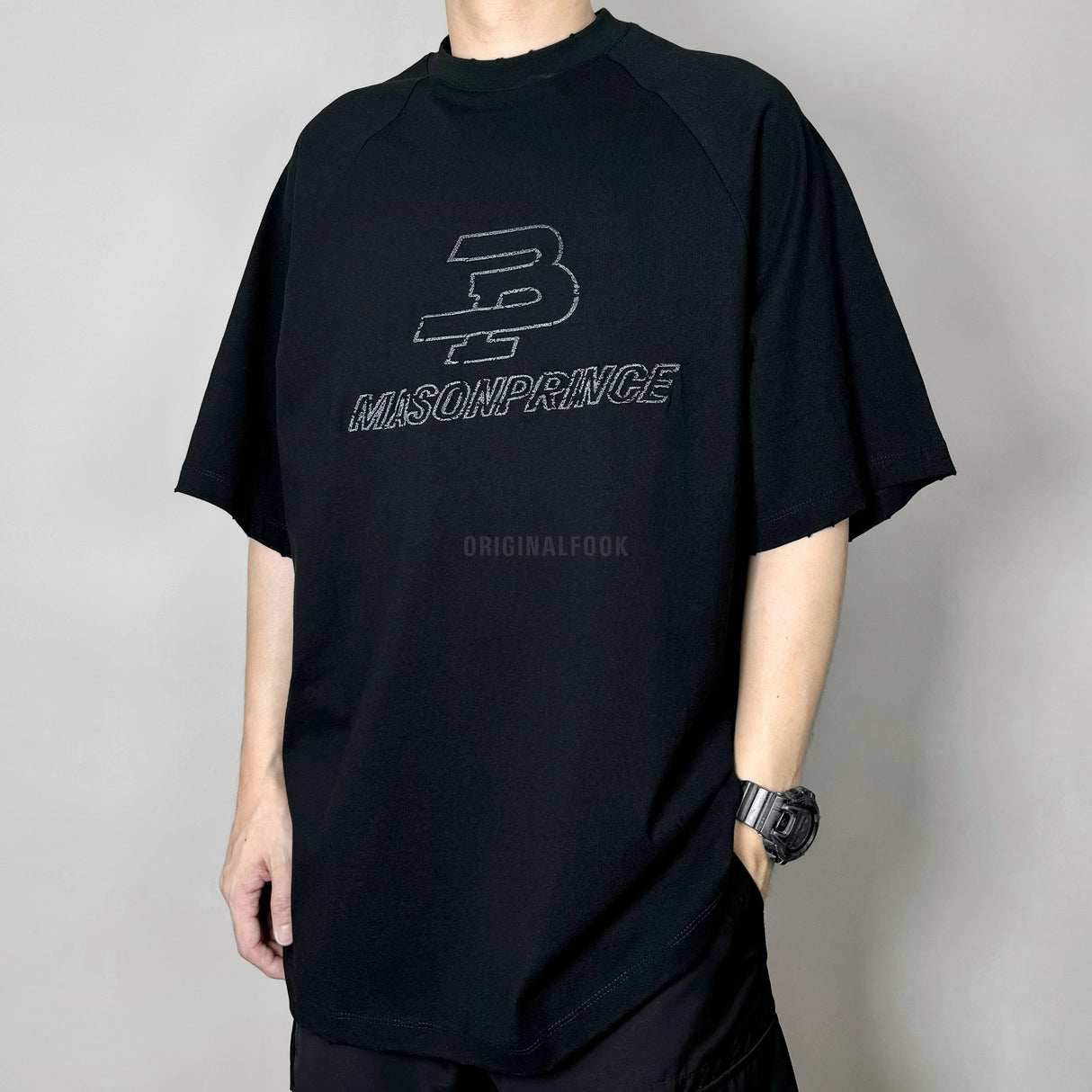 MASONPRINCE Outline Logo Tee Black MASONPRINCE MASONPRINCE - originalfook singapore