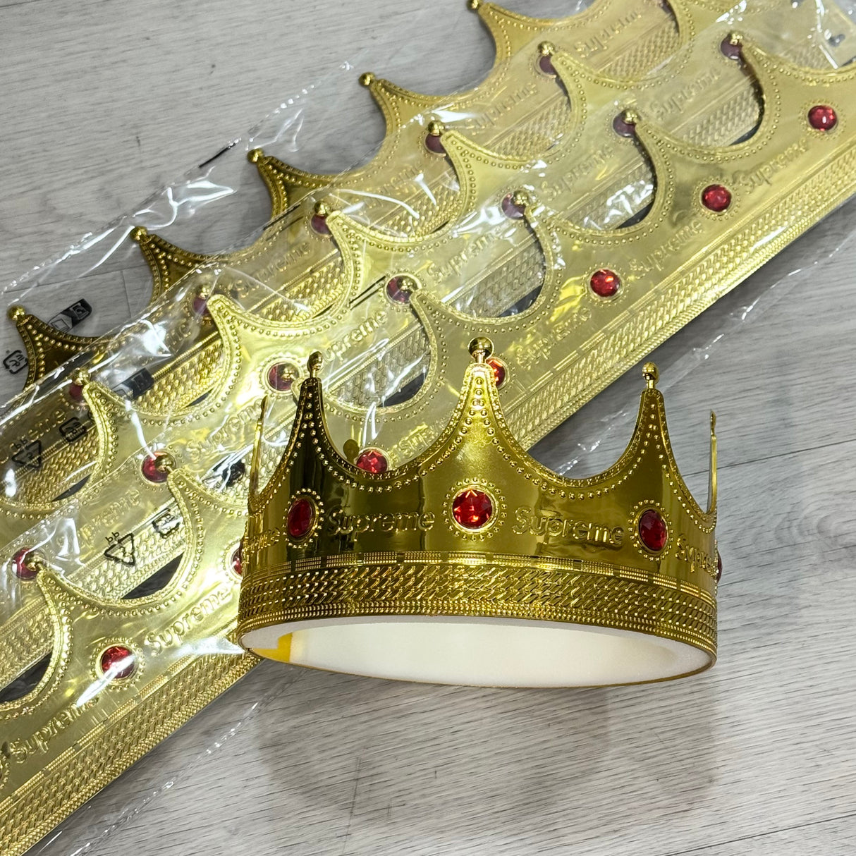 Supreme Gold Crown Hat - ORIGINALFOOK