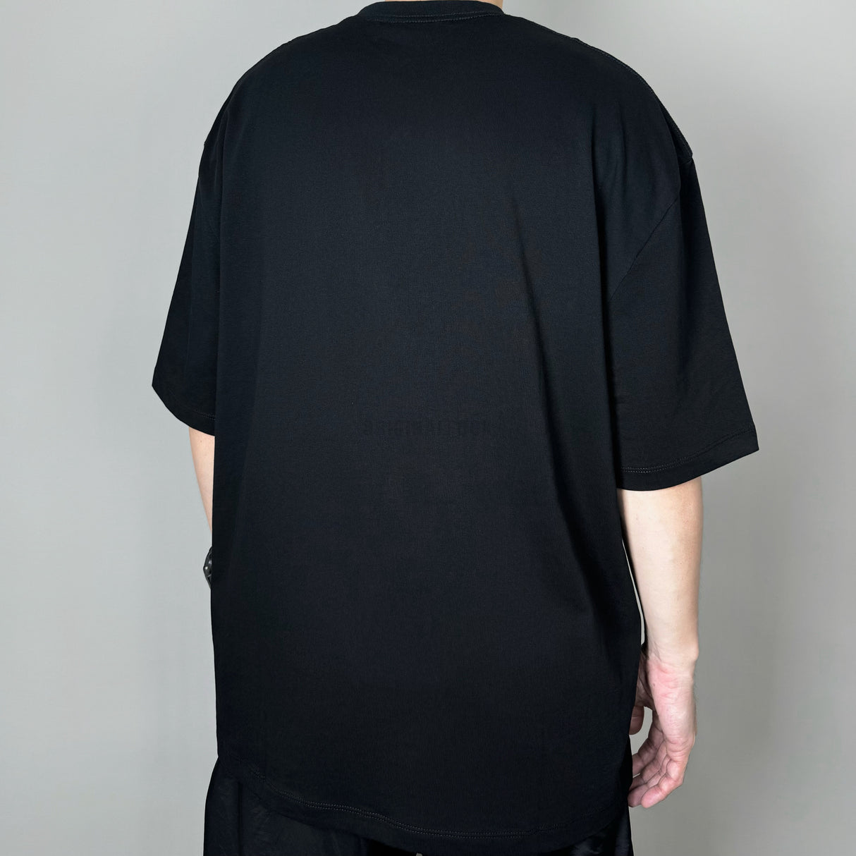 MASONPRINCE Classic Spray Logo Tee Black Pink MASONPRINCE MASONPRINCE - originalfook singapore