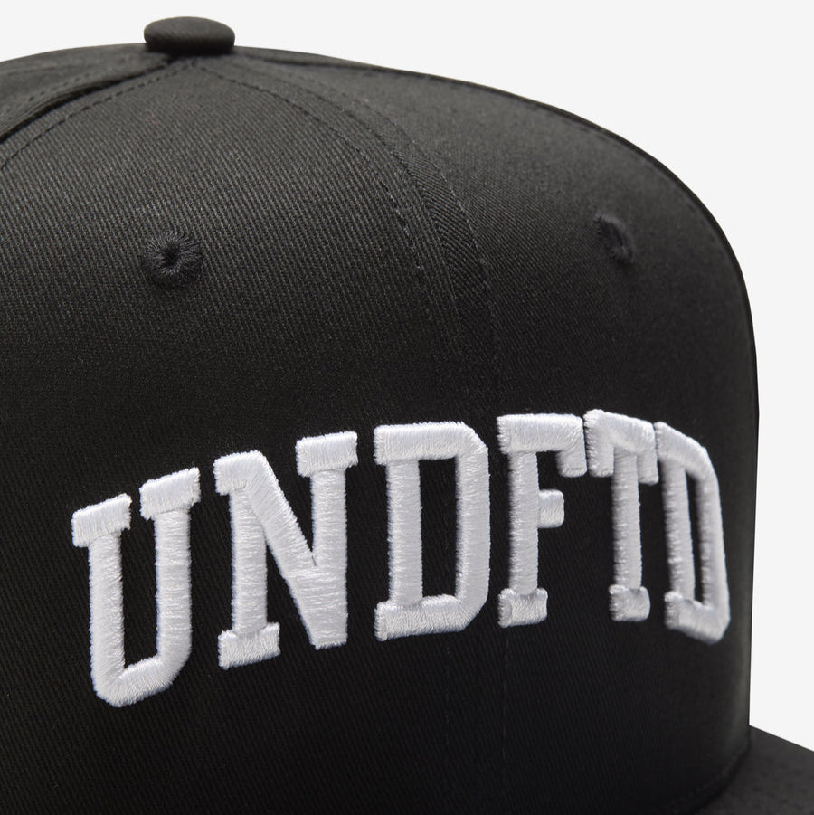 Undefeated Arch Logo Black Snapback - ORIGINALFOOK