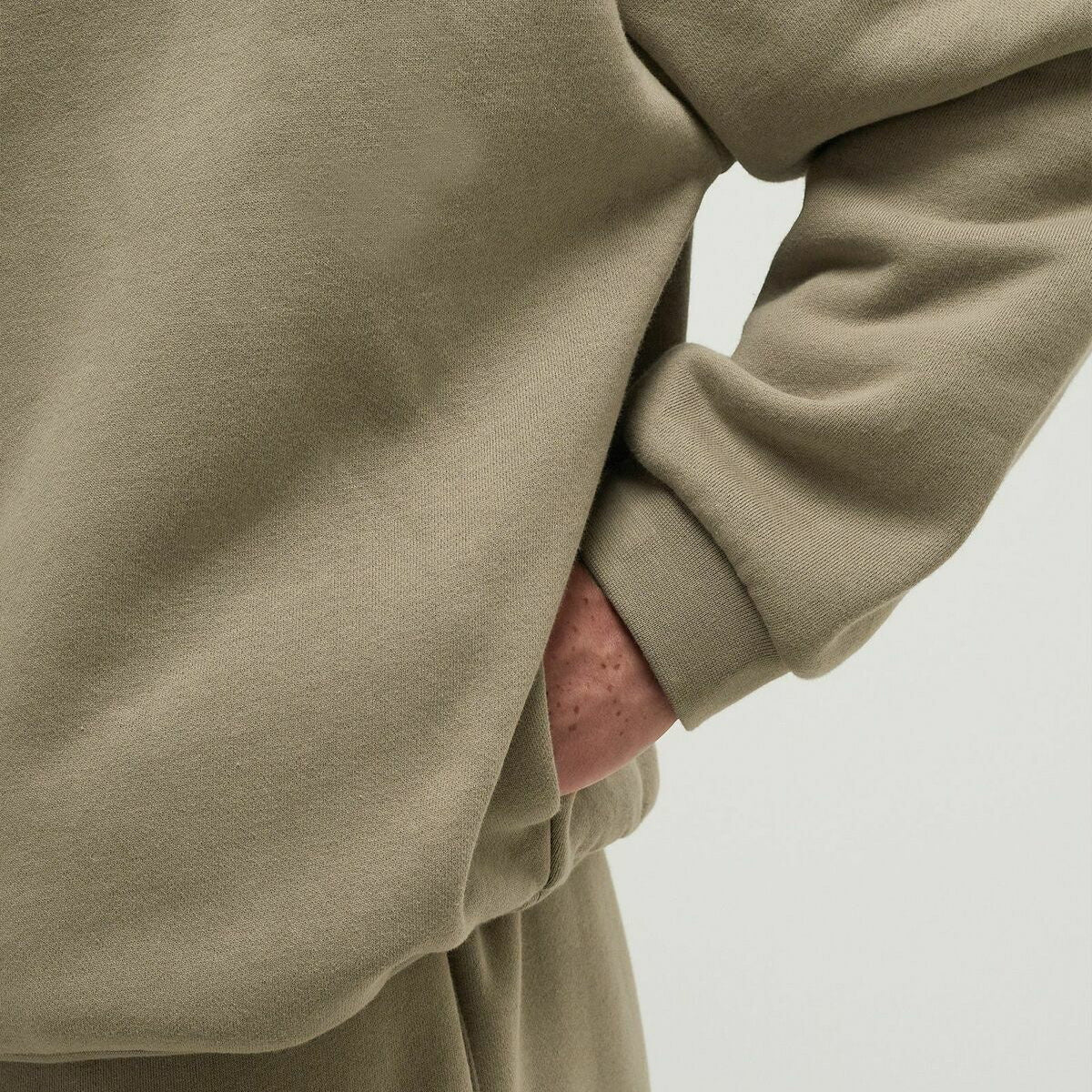 FEAR OF GOD Essentials Signature Logo Hoodie Desert Sand FEAR OF GOD ESSENTIALS FEAR OF GOD ESSENTIALS - originalfook singapore