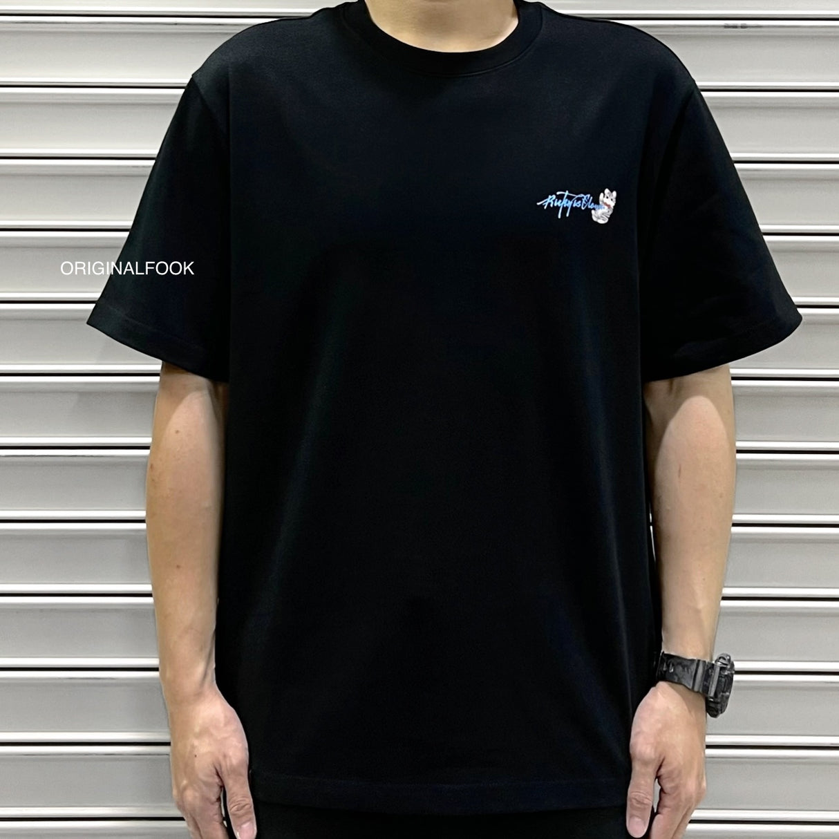 Black Rickyisclown hanging cat smiley T-shirt featuring a playful cat face graphic, casual apparel by RICKYISCLOWN.