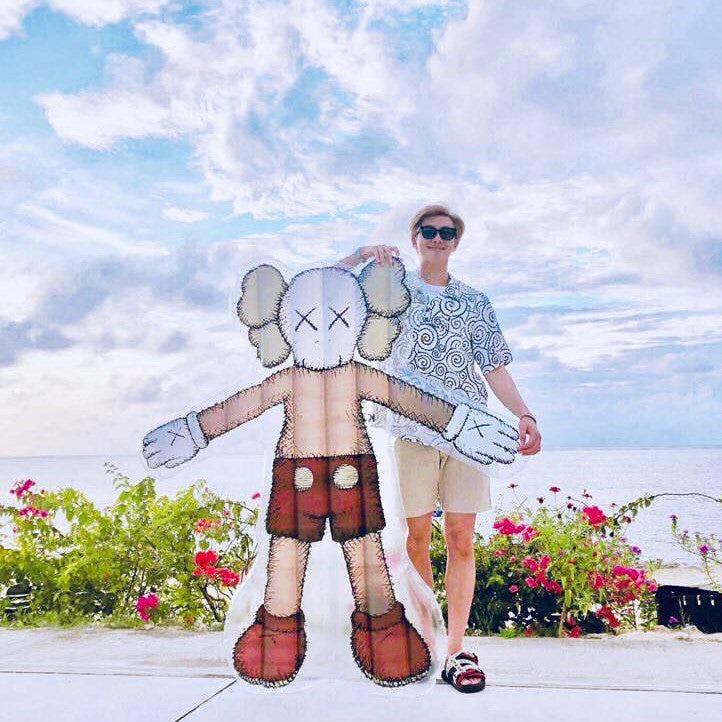 KAWS HOLIDAY Korea Companion 170CM Floating Bed Clear KAWS KAWS - originalfook singapore