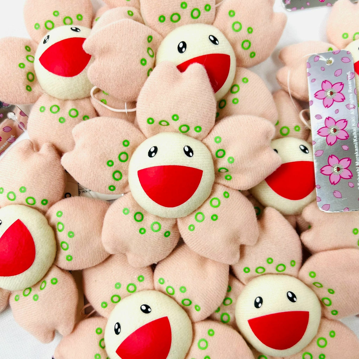 Takashi Murakami Kaikai Kiki Sakura Flower Plush Badge/Keychain/Pin TAKASHI MURAKAMI TAKASHI MURAKAMI - originalfook singapore