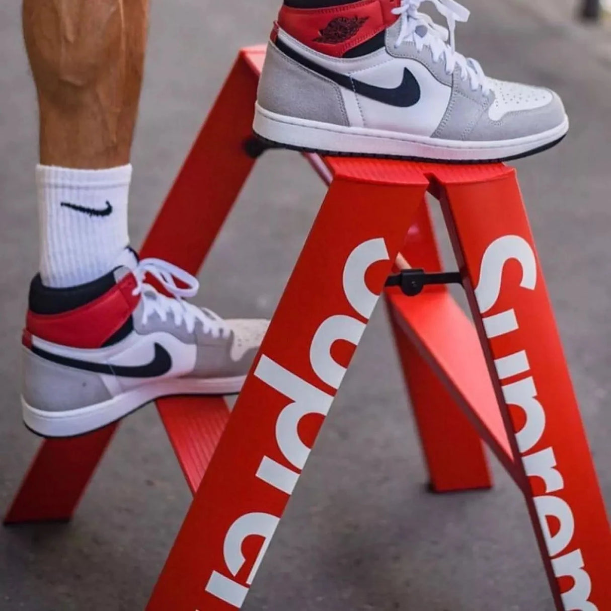 Supreme Lucano Step Ladder Stool Red - | ORIGINALFOOK Supreme Lucano Step Ladder Stool Red - | ORIGINALFOOK