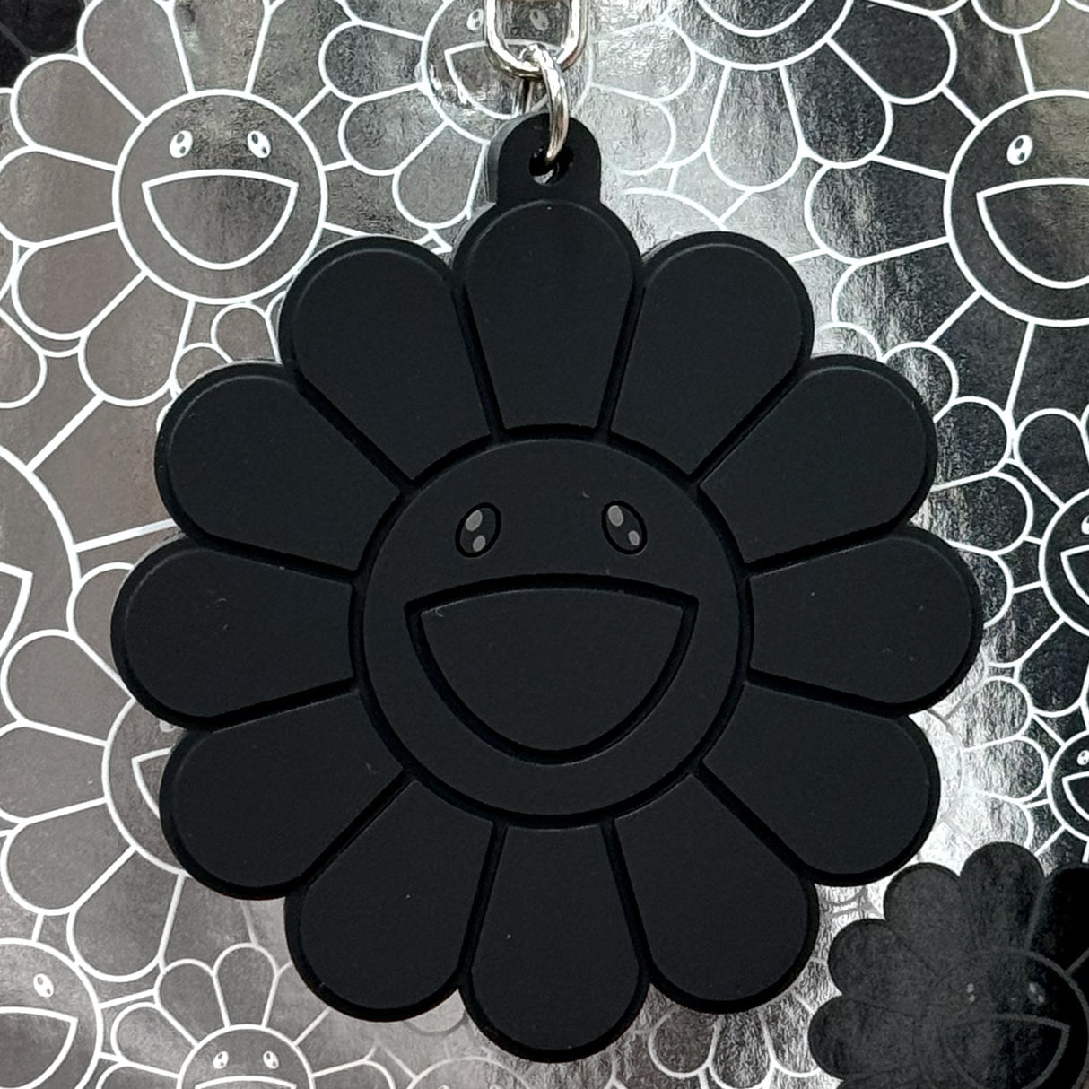 Takashi Murakami Kaikai Kiki Flower Rubber Keyring Black (5.5cm) TAKASHI MURAKAMI TAKASHI MURAKAMI - originalfook singapore