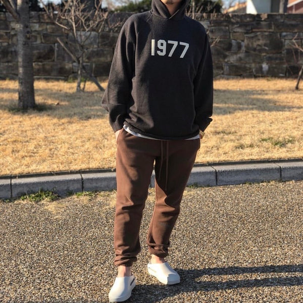 FEAR OF GOD Essentials 1977 Logo Hoodie Black FEAR OF GOD FEAR OF GOD - originalfook singapore