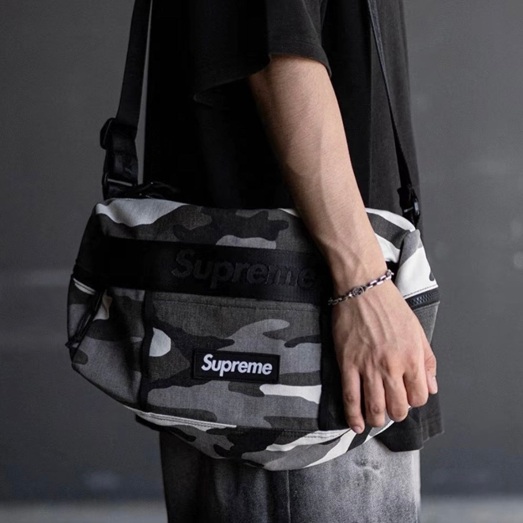 ( Ö ) 様　supreme バッグ　シュプリーム　snow camo Supreme Leather Money Bag Snow Camo - SS25 - JP