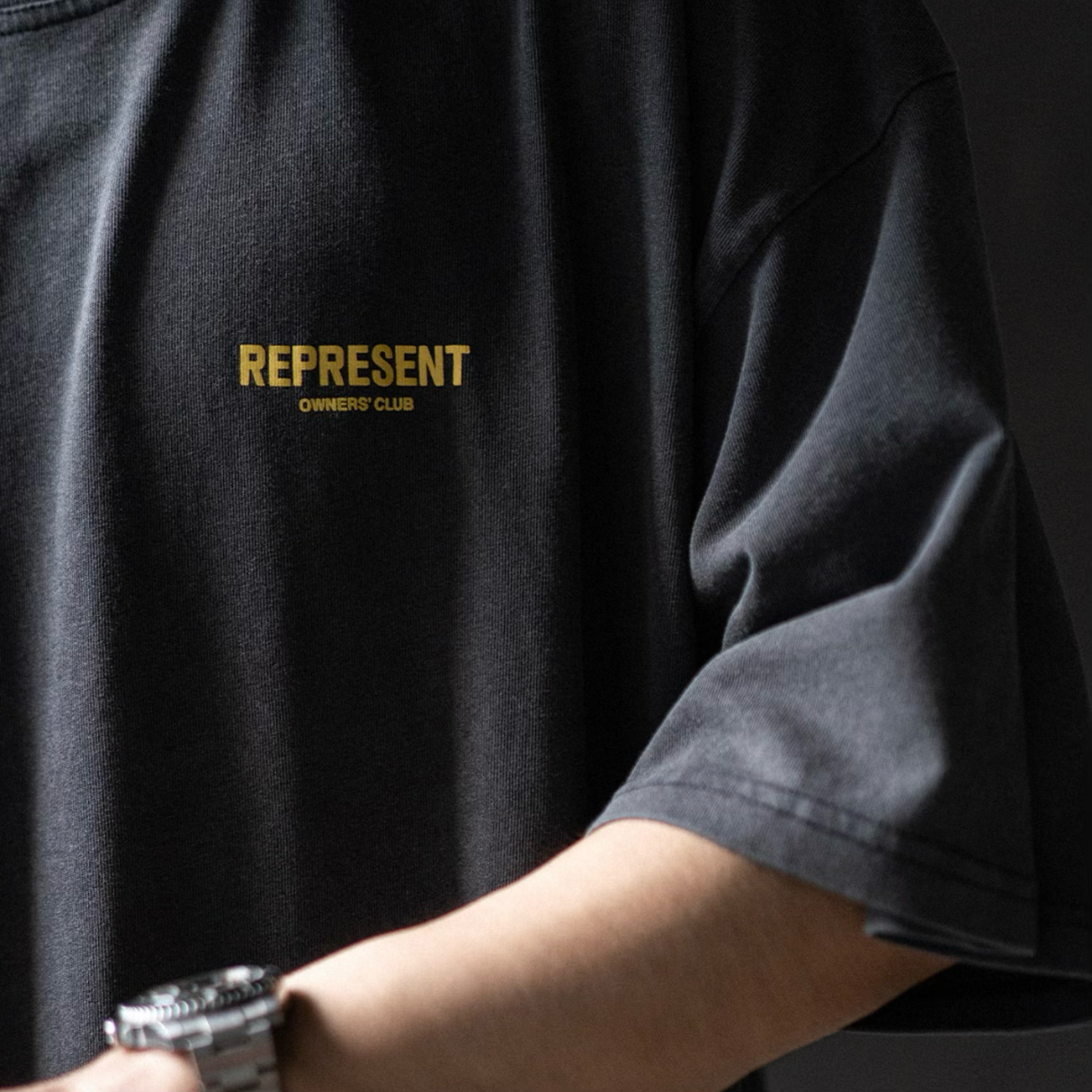 Represent Owners Club Logo Tee Vintage Grey Yellow