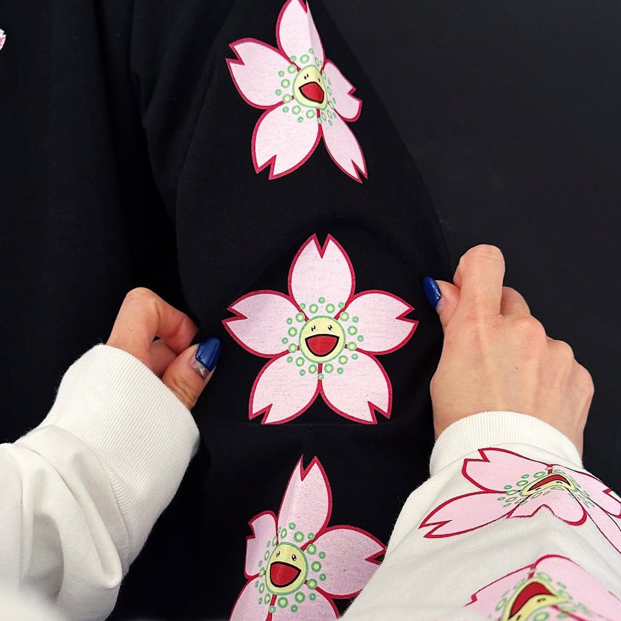 SAKURA Long Sleeve Tee 村上隆 Kaikai Kiki Sakura Long Sleeve TMKK