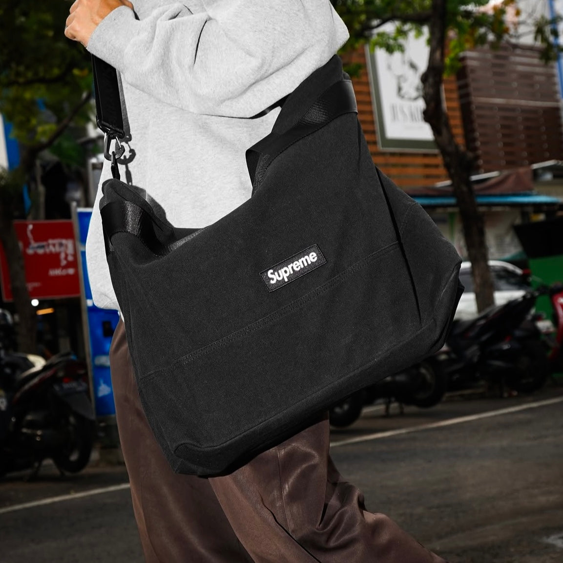 Buy Supreme Large Tote Bag Black online in Singapore ORIGINALFOOK