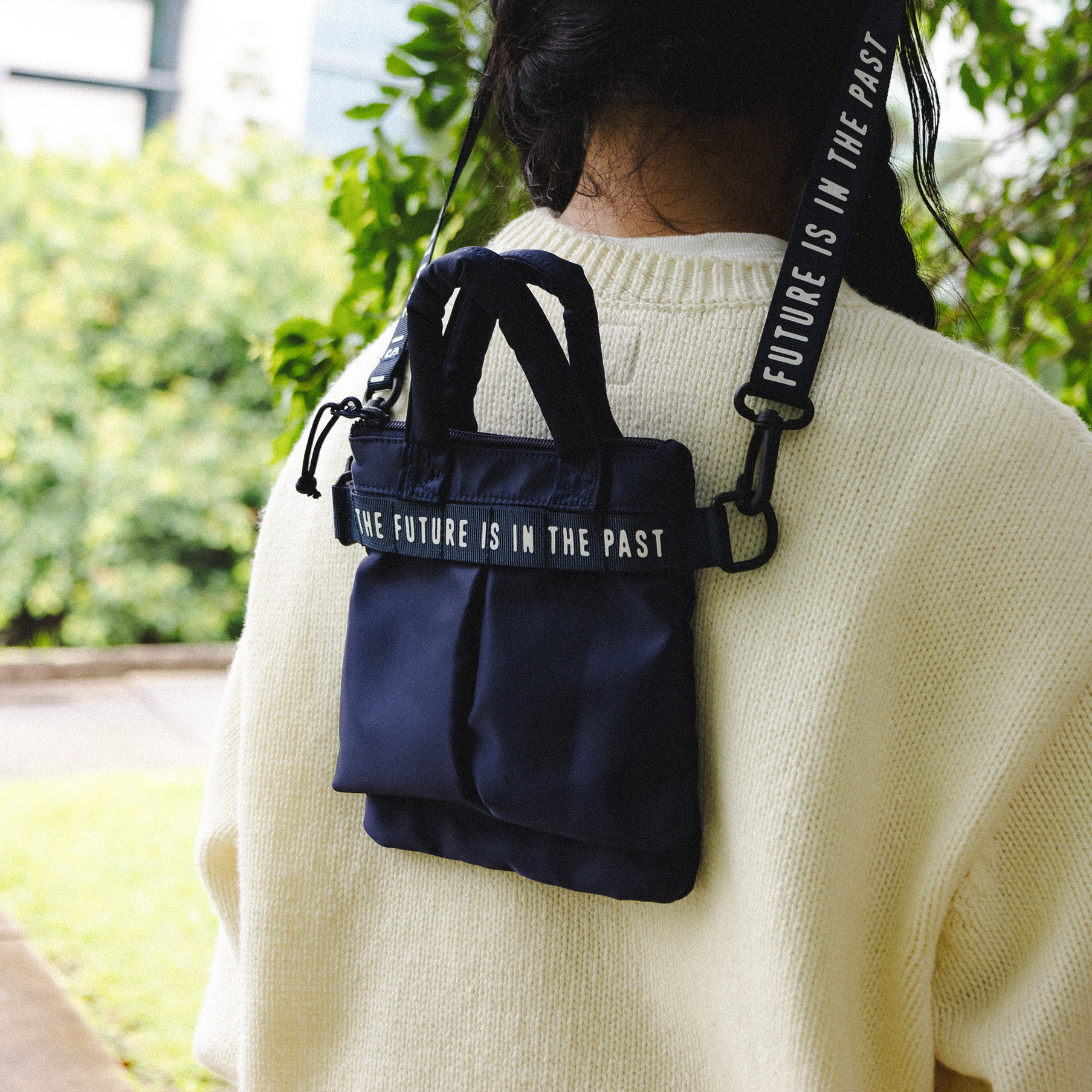 HUMAN MADE MINI HELMET BAG - NAVY / F 【公式通販】 HUMAN MADE MINI HELMET BAG - NAVY / F 【公式通販】