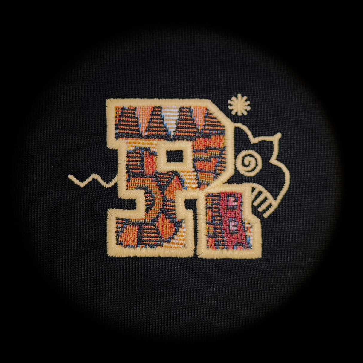 Rickyisclown Earth Tribal Embossed Tee Black R37250210A E11 - ORIGINALFOOK