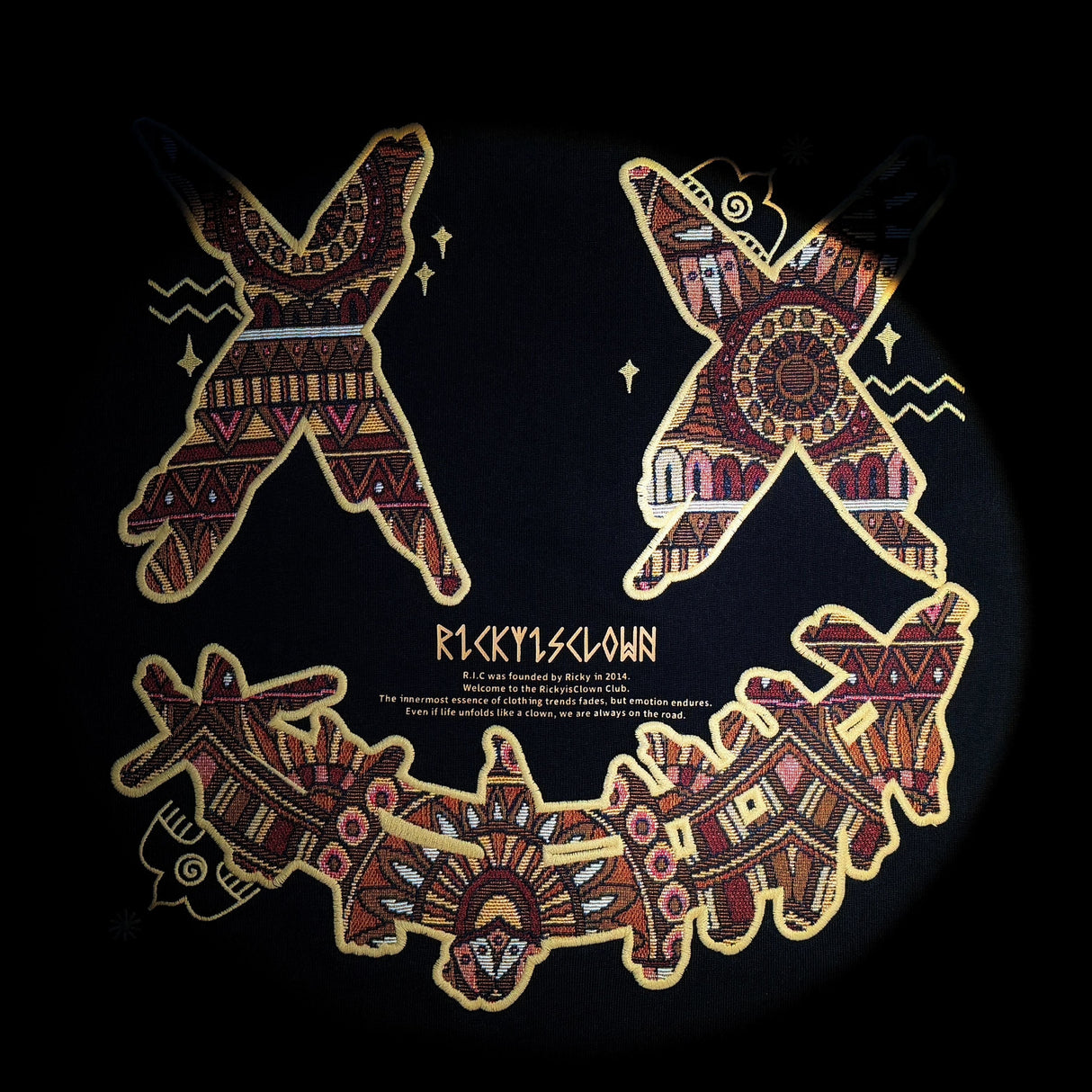 Rickyisclown Earth Tribal Embossed Tee Black R37250210A E11 - ORIGINALFOOK