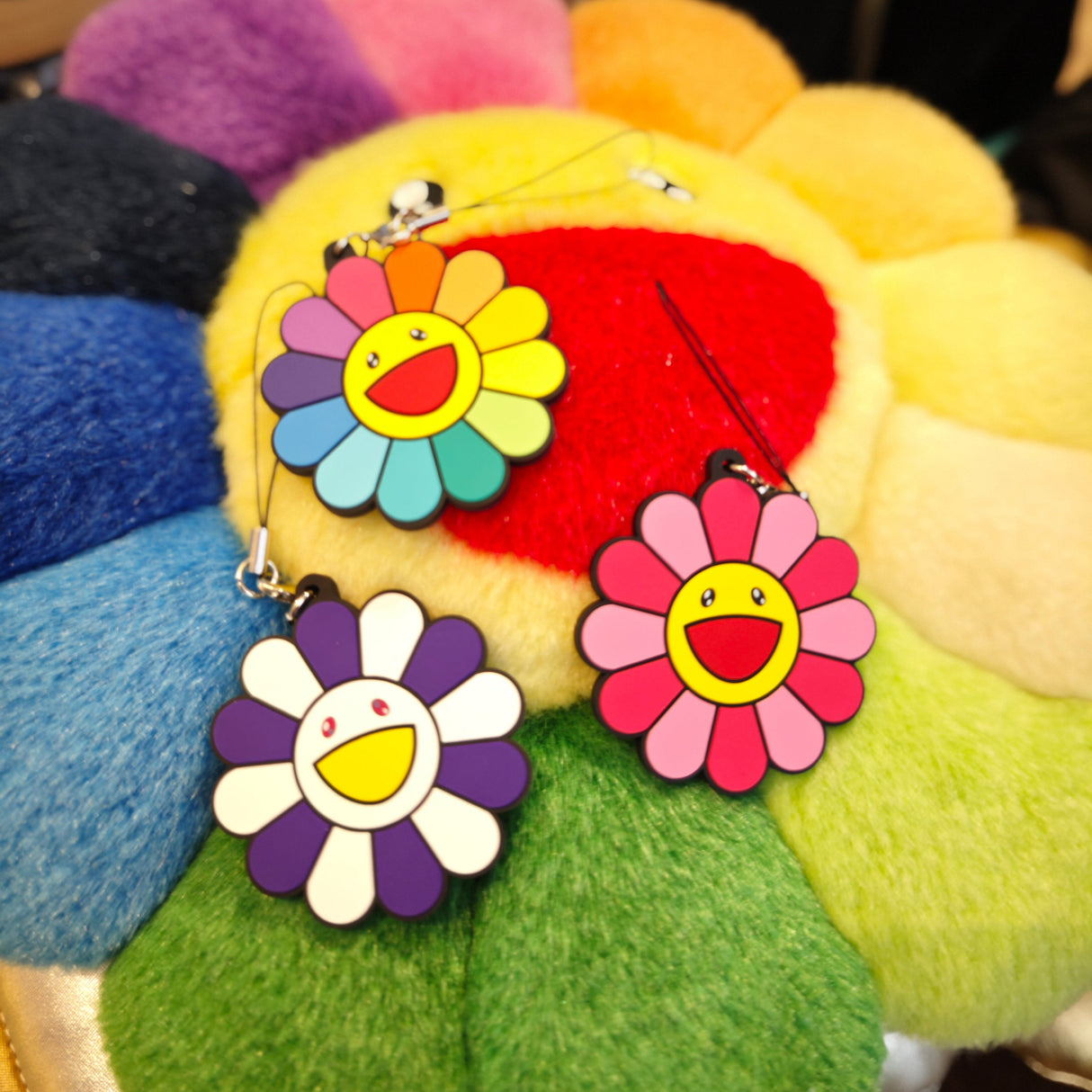 Takashi Murakami Kaikai Kiki Flower Rubber Strap Rainbow (5.3cm) TAKASHI MURAKAMI TAKASHI MURAKAMI - originalfook singapore