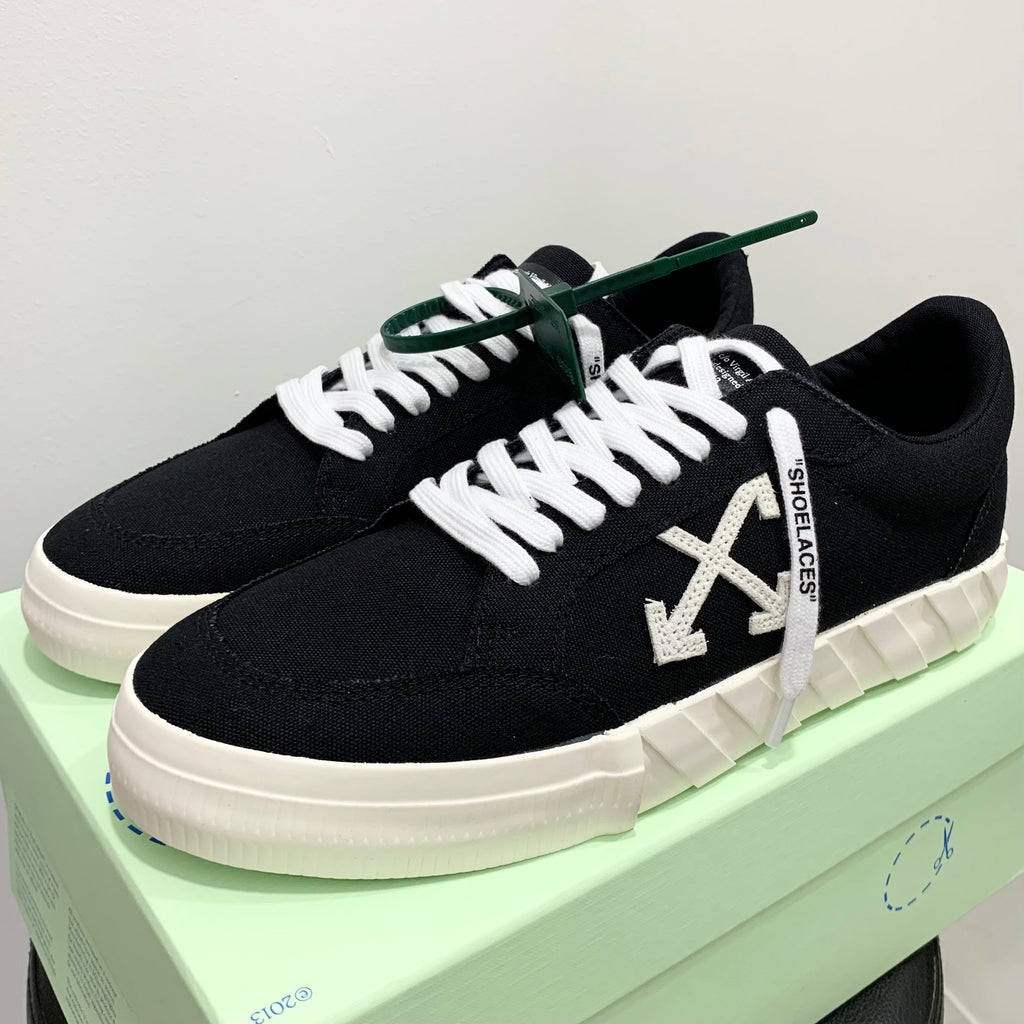 New Arrival Fashion Style Low Top Lace up Women Canvas Sneakers Trendy  Shoes - China Sneaker Shoes and Women Shoes price | Made-in-China.com